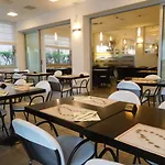 Emperador Hotel